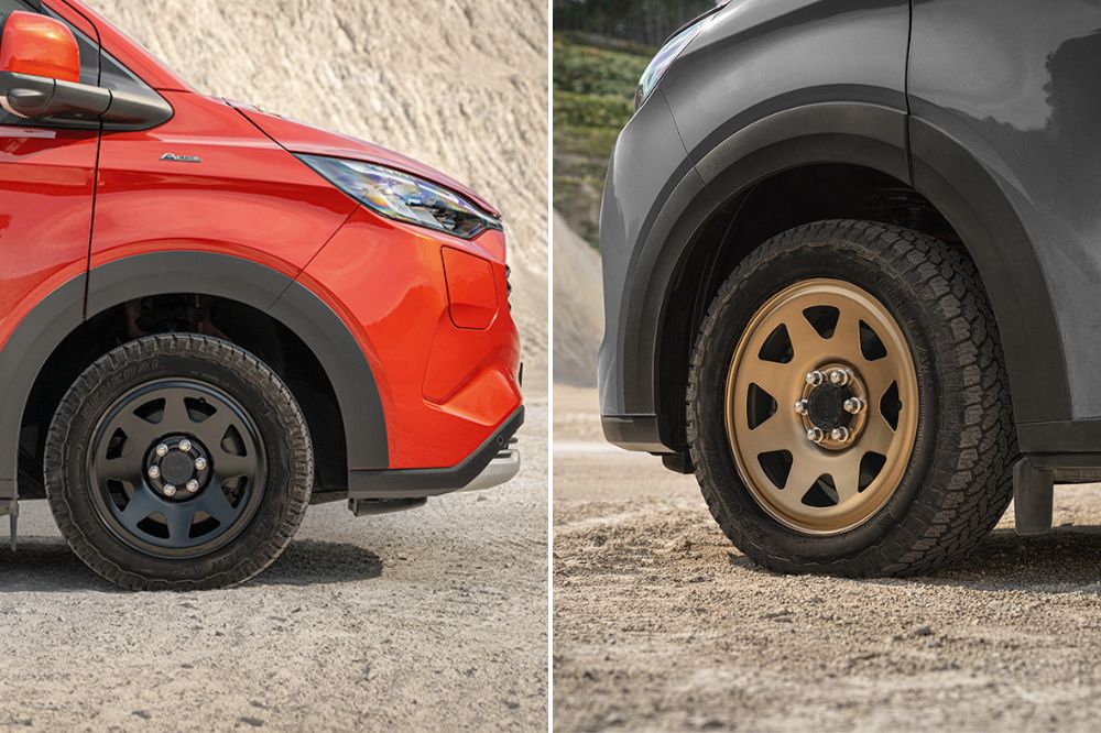 Bočný pohľad na Ford Custom s diskami DOTZ 4x4 Dakar HD black a na Ford Custom s diskami DOTZ 4x4 Dakar HD bronze