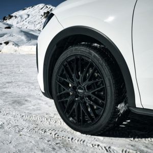 Detailný pohľad na DEZENT KY black na aute